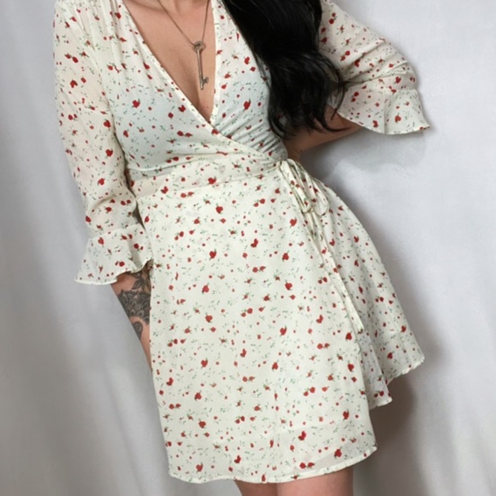 PRINCESS POLLY RARE BELL SLEEVE ROSÉ WRAP DRESS - Picture 1 of 6
